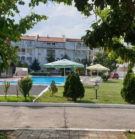 Апартаменти Браво 1 Двустаен Ромео И Гери Дом Apartman *